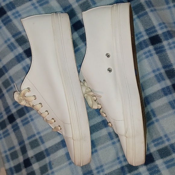 Women's 9.5 classic Keds - Picture 3 of 6